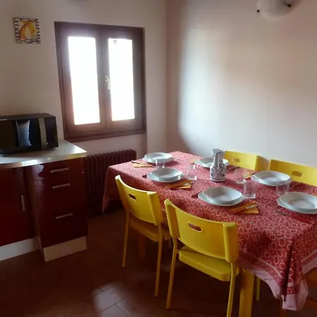 Holiday home Rosso & Giallo *